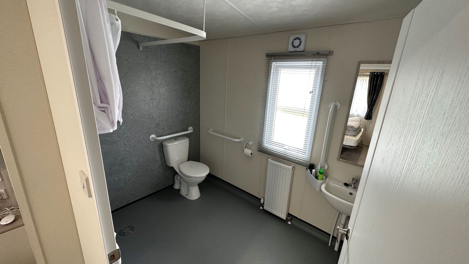 Danbury en-suite wet room