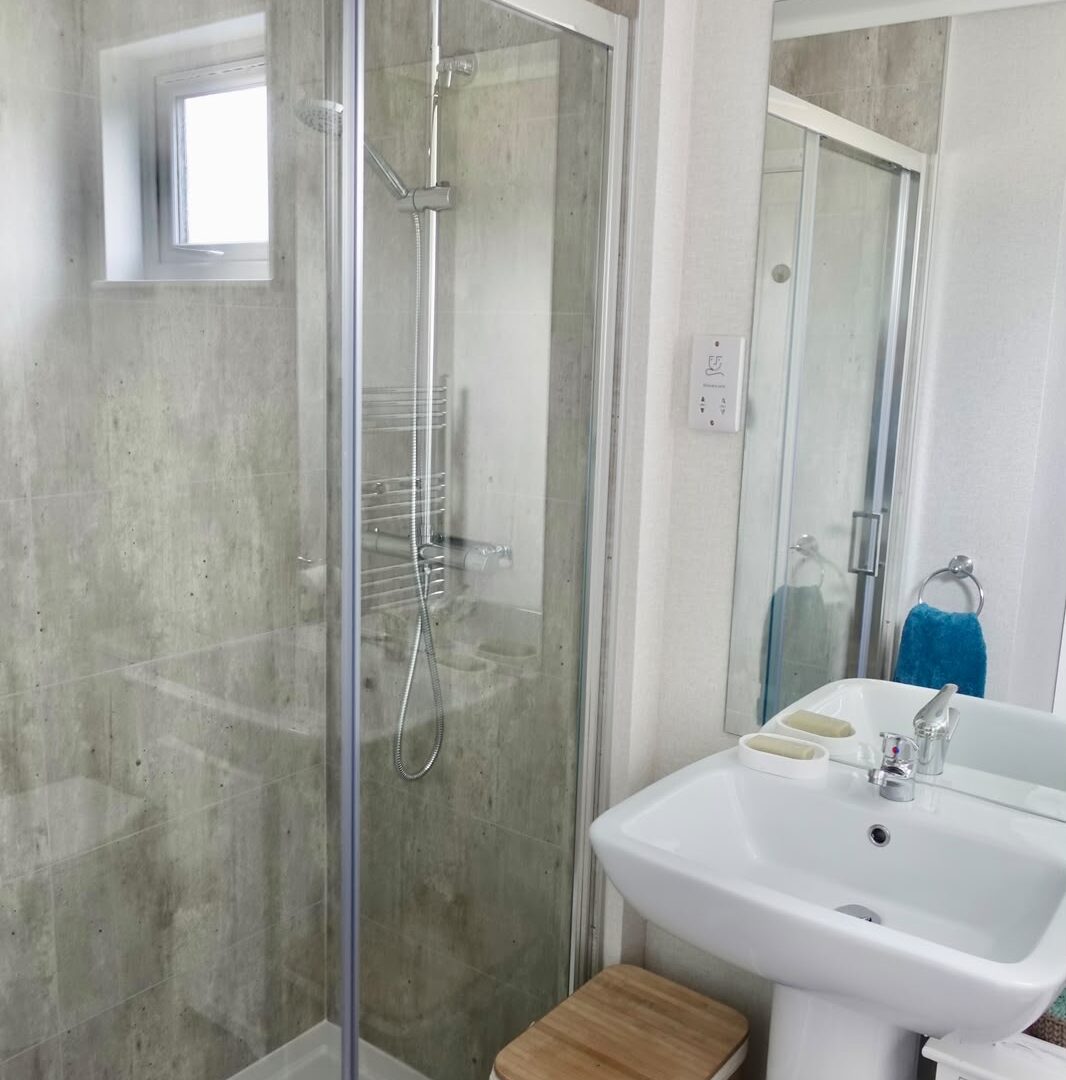 Ensuite shower